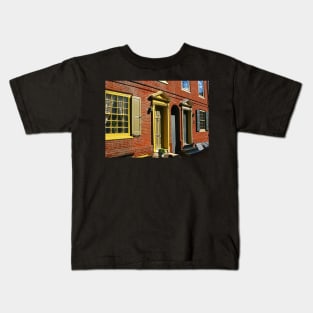 Doors and Windows of Elfreth's Alley Kids T-Shirt